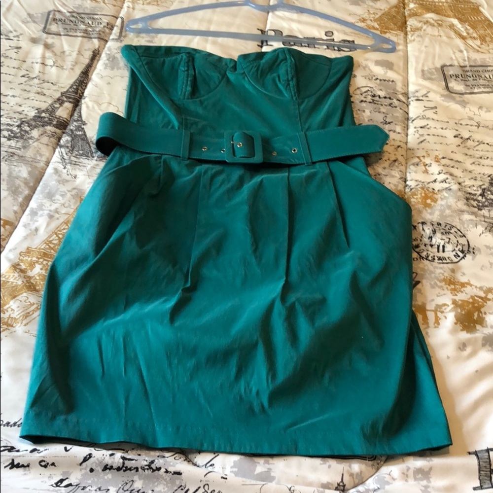 Strapless dress with pockets